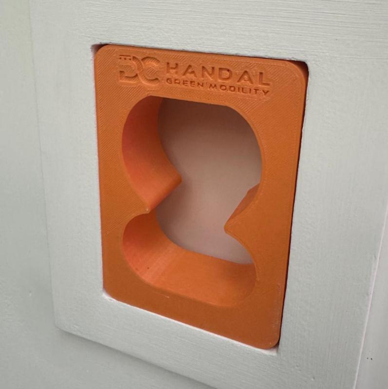 DCFC CCS 2 Show Holder