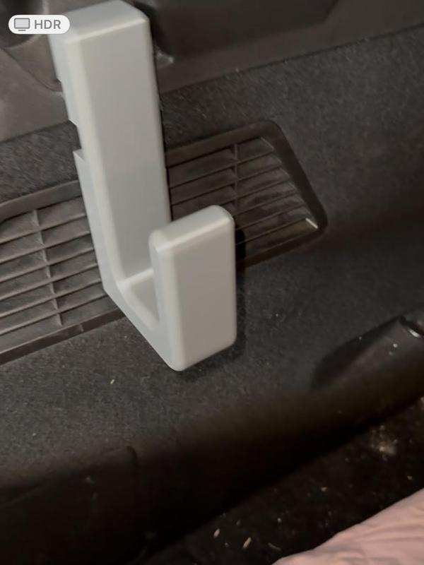 Renault Megane E-Tech Gancho cables cargadores