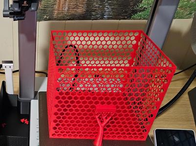 An ultra lightweight shelf container
