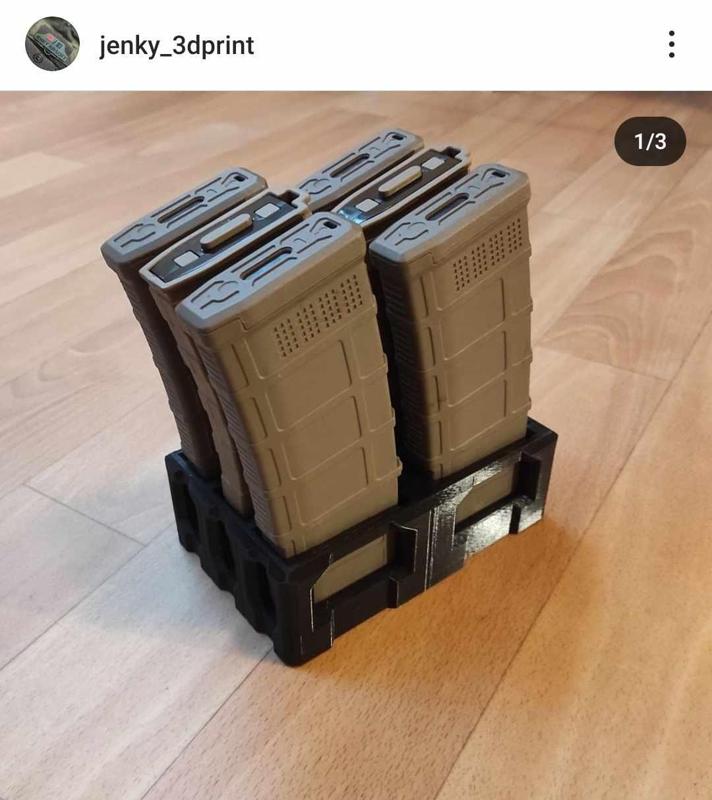 AR-15 / M4 magazine holder