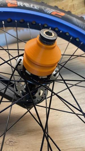 Cover to protect bearing and ISIS / Q-AXLE drive of a Unicycle