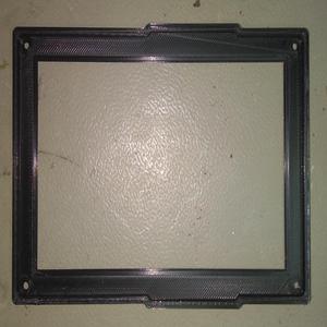 Part to covers the gap when converting a SR3 batteryplate to a V-lock plate