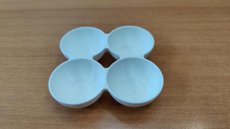 Egg holder for 4, 6 & 8 eggs, rounded bottom