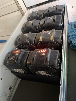 makita battery storgage grid