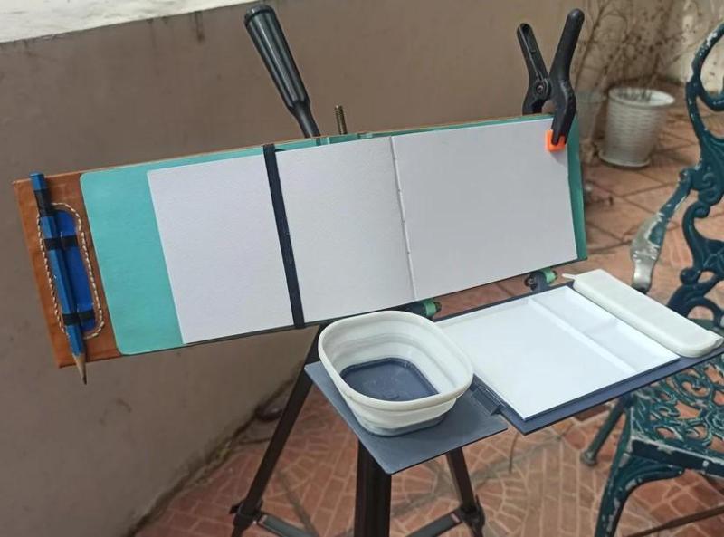 Mini Magnetic mounted Sketch Easel