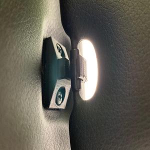 Audi A4 B6 mirror clip