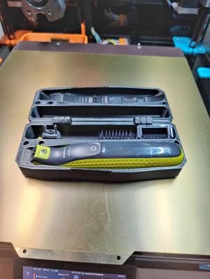 OneBlade Travelcase with many magnet sizes