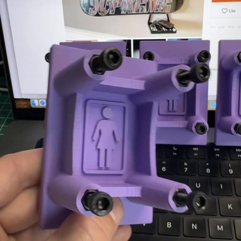 Skateboard Deck Wall Mount with Med. Command Strips