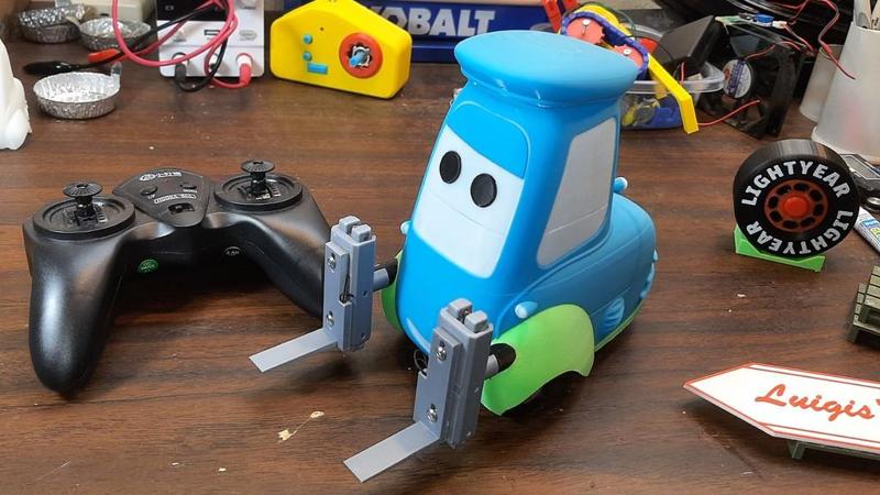 Radio Controlled Guido Forklift From Cars With Working Forks
