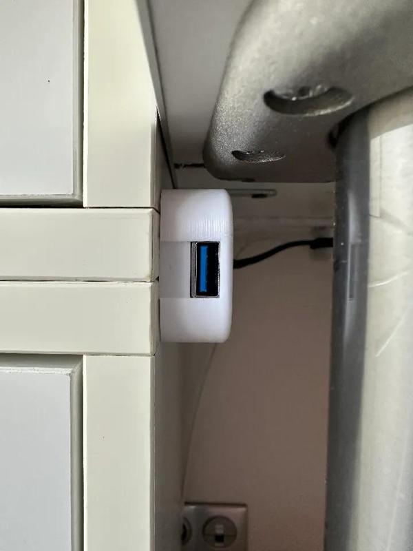 Holder For USB Plug (Ugreen)   