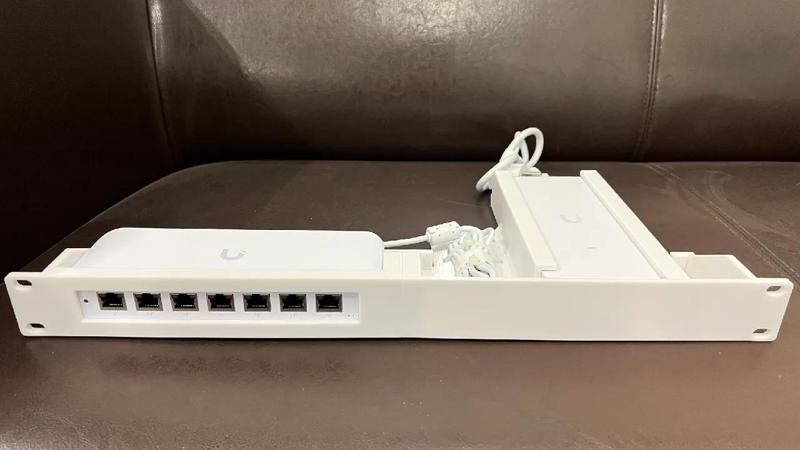 Ubiquiti UniFi Switch Ultra 210W (USW-Ultra-210W) 19" RACKMOUNT   