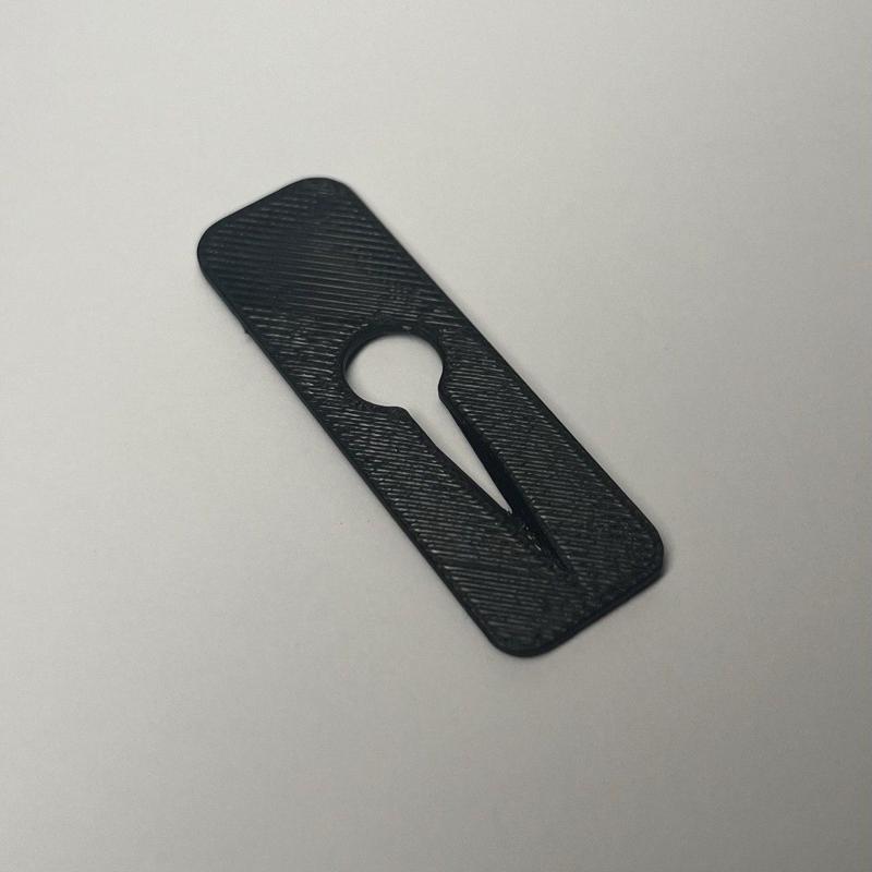 Tick Remover Keyhole