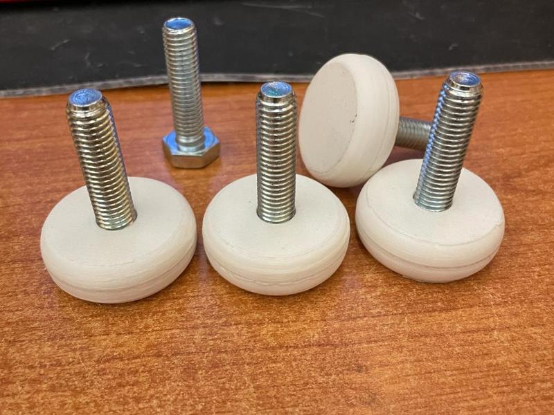 Adjustable leveling foot for M10 hexagon bolt