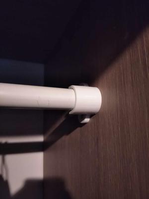 Cabinet hanger