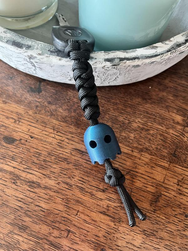 pacman ghost keychain