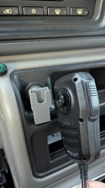 CB mic holder for GMT800 trucks