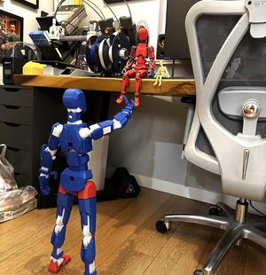 Dummy 13 - 500% scale - poseable hands