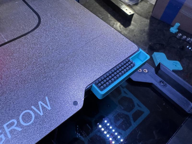 Ender 3 & Enderwire Silicone Nozzle Brush / Decontaminator for Ender Silicone Bed Mounts