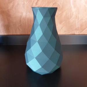 Simple Low Poly Vase