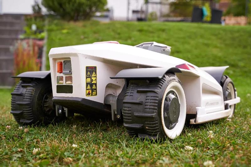 Mammotion Luba 2 rear Fender   