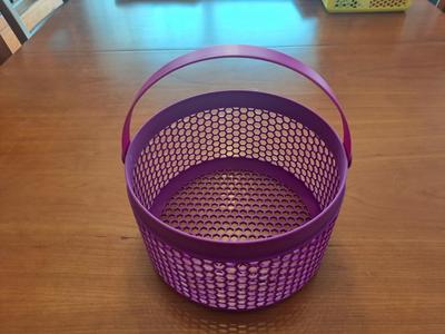 Round Basket with Handle