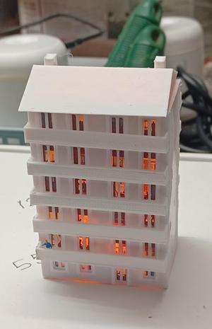 Apartment Building Z scale