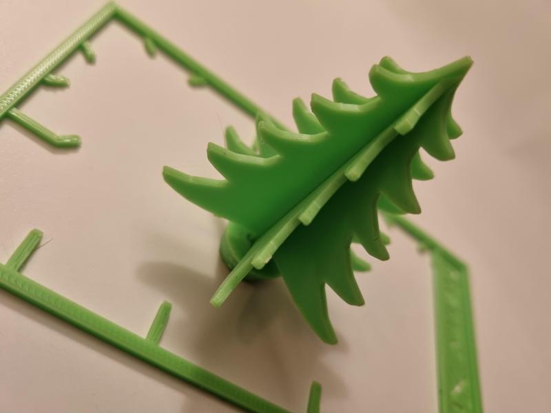 V4 - Christmas Tree Decoration / Ornament (Kit Card)