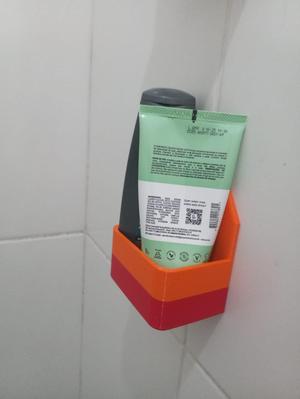 Bathroom item shelf
