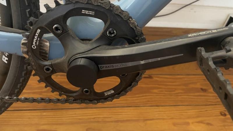 Airtag holder for the bike bottom bracket 