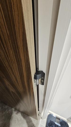 Door stop on hinge full open - Stronger