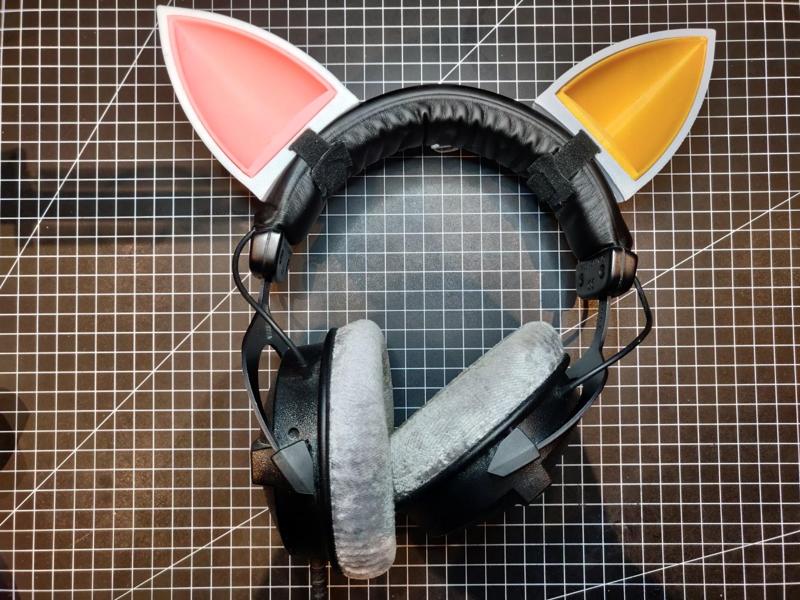 Headphone ears