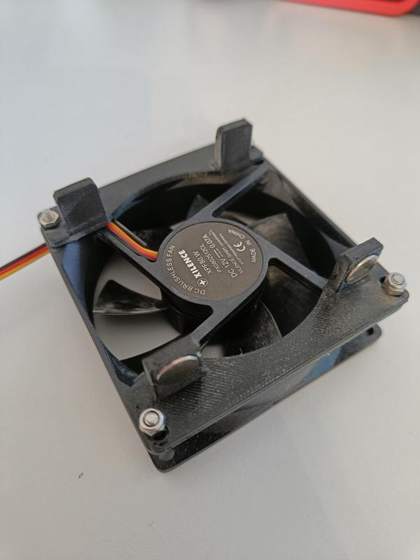 Lüfterhalterung für Heizkörper, fanholder for radiator