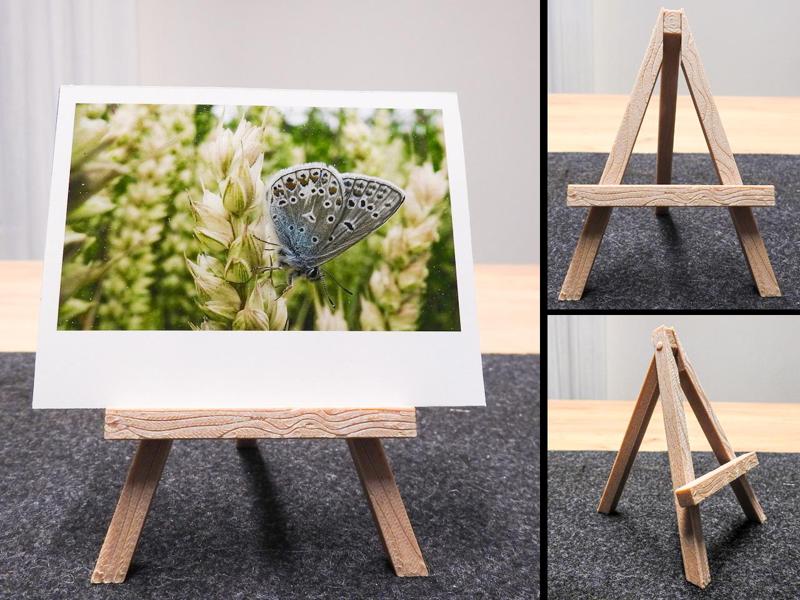 Easel for small photos