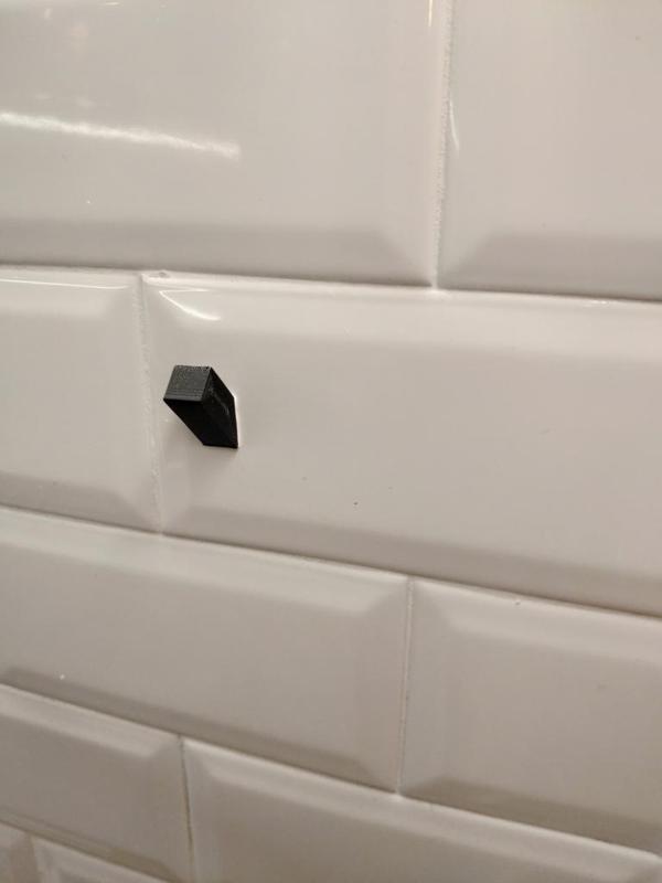 Minimalist hook (to glue)