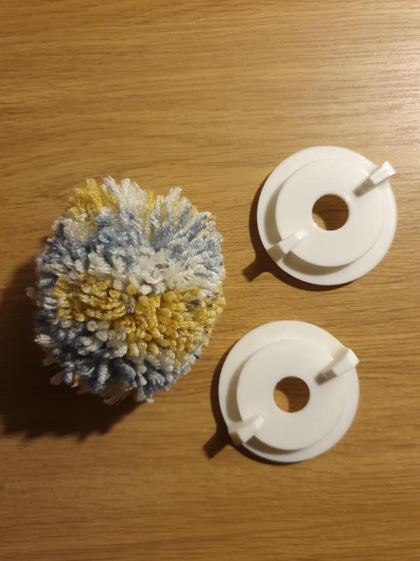 PomPom maker