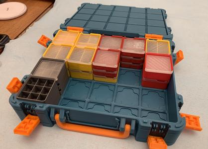 Gridfinity 1 x 1 x 2 and 1 x 1 x 3 inserts with cover, divided in multiple ways