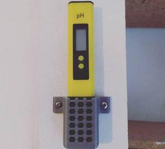 Simple PH meter holder (no support)