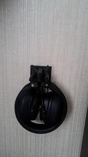 Headphone holder