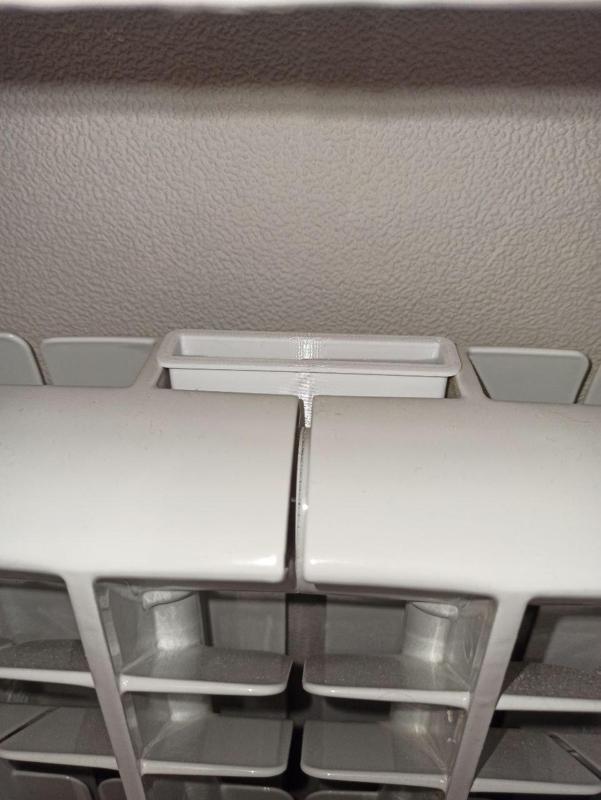 Concealed radiator humidifier