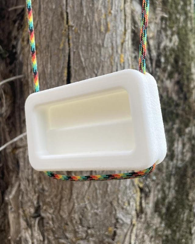 Crimpy - A small and minimal hangboard