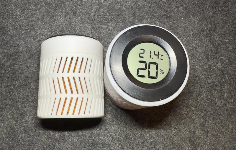 Yet another Desiccant container (silica gel container)