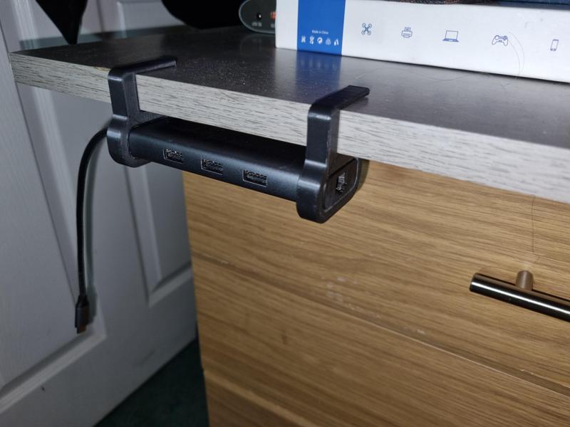 UGREEN Revodok CM512 USB-C Dock Desk Hook