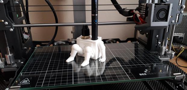 E- cig robot stand.