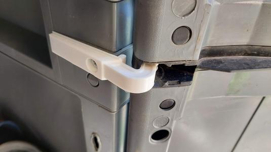 Replacement door hinge for the JYSK KJELLER garden cabinet