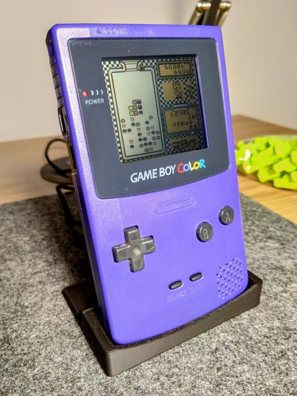 GameBoy Color Display Stand with front lip