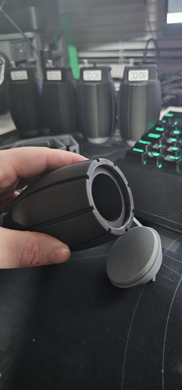 Robocop (1987) Grenade with screw lid