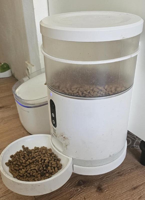 TESLA Smart Pet Feeder (+- Camera) wall mount  
