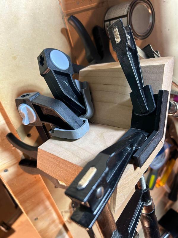 120 Degree Woodworking clamp