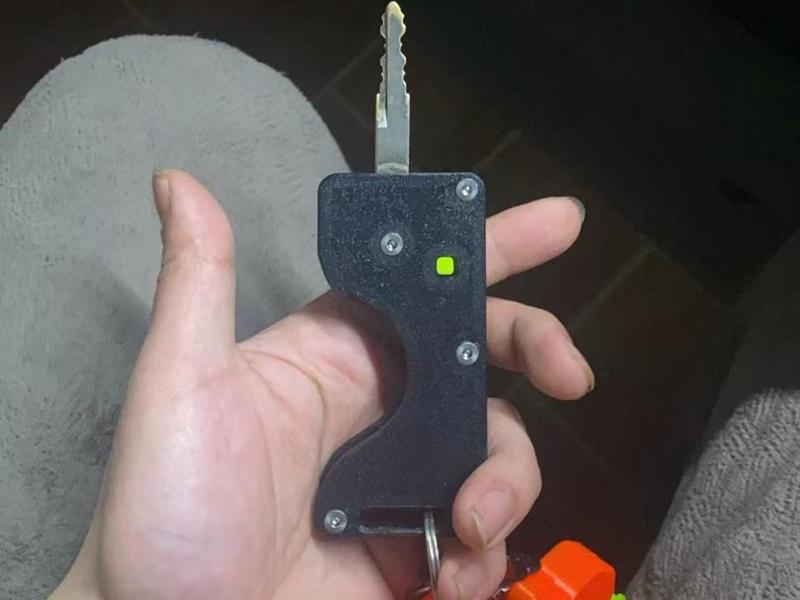 Qidian KD150G1 Motorcycle Side-Swing Pop-Up Key Shell and Magnetic Head Key Shell