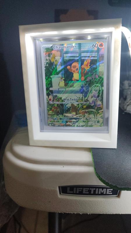 Caja con luz para cartas Pokemon